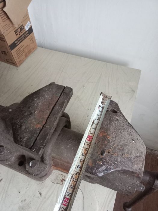 Тиски слесарный тиски