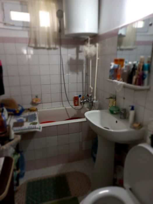 Vand sau schimb apartament 2 camere decomandat