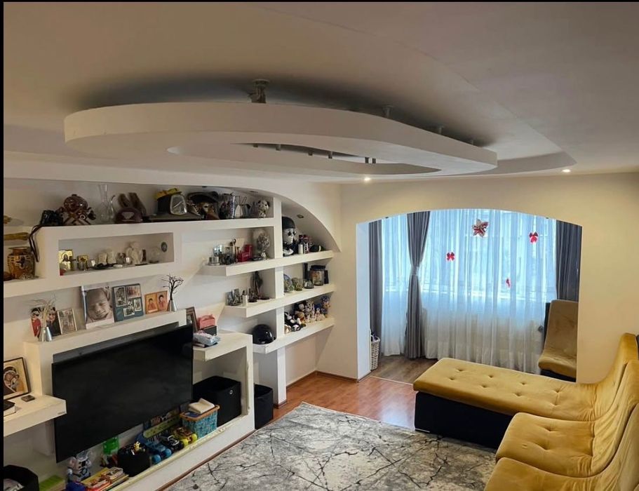 Vând apartament