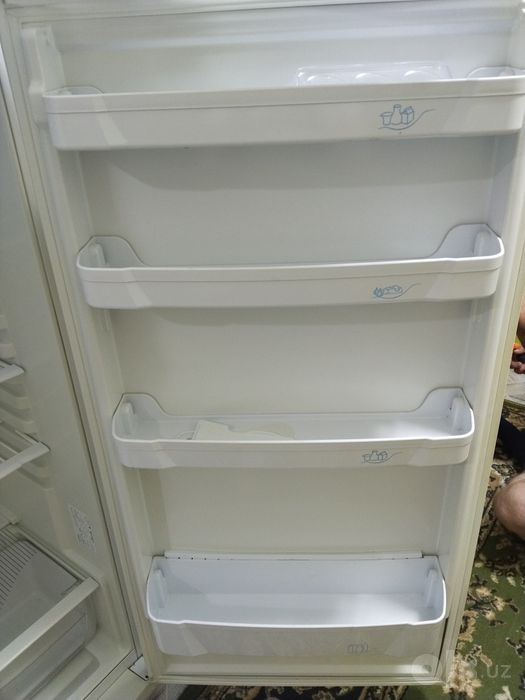 Продаётся холодильник INDESIT