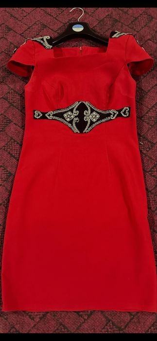 Наоядное ярко красное платье 44-46 раз