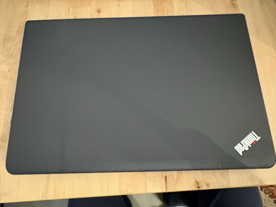 Vând laptop Lenovo ThinkPad