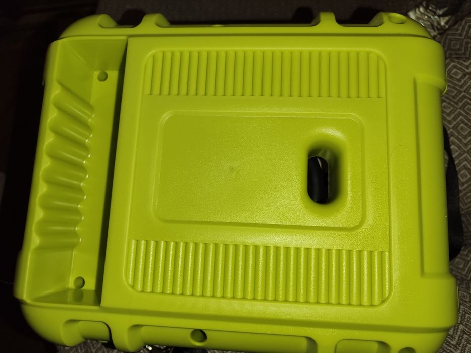 Безжична тонколонка с микрофон