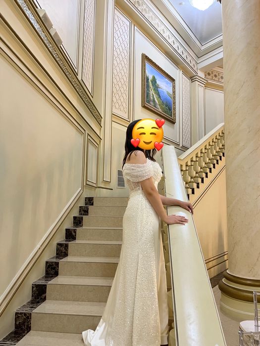 Корсетное платье с шлейфом