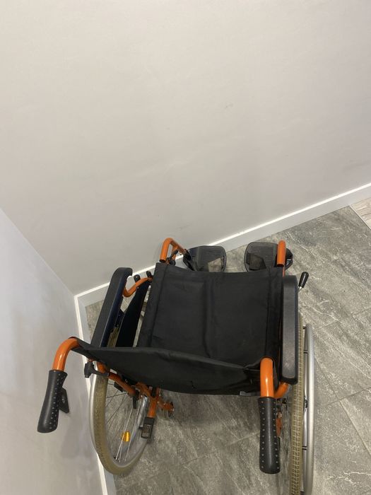 Продам инвалидную коляску!