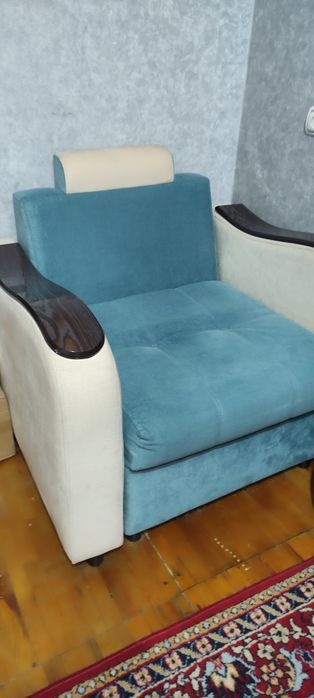 Продам диван и кресло