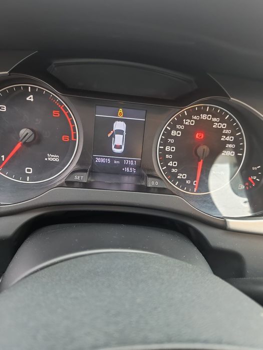 Vând audi A4 B8 an 2011