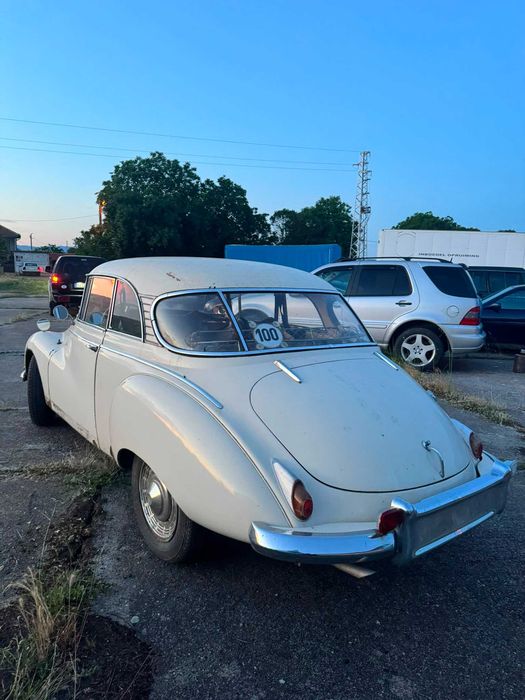 Ретро автомобил DKW AUTO UNION 1300s