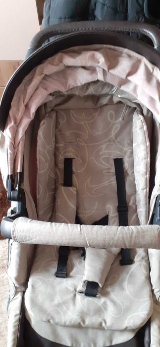 Детска количка подходяща за момче и за момиче.