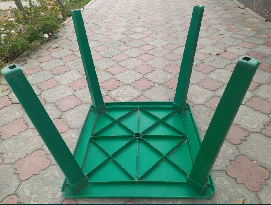 Пластмассовый стол и 4 стула, зелёный комплект, Самарканд