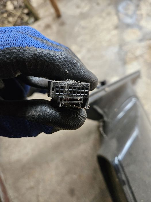 Дясно огледяло зо Audi q5 2011god