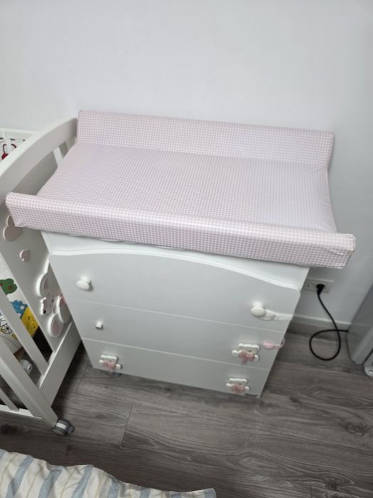 Noptiera de schimbat cu cadita