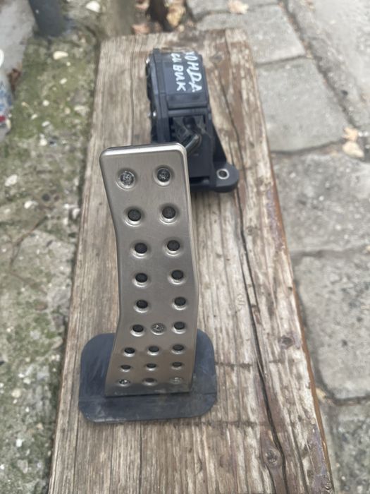 Дросел и педал за хонда сивик 8