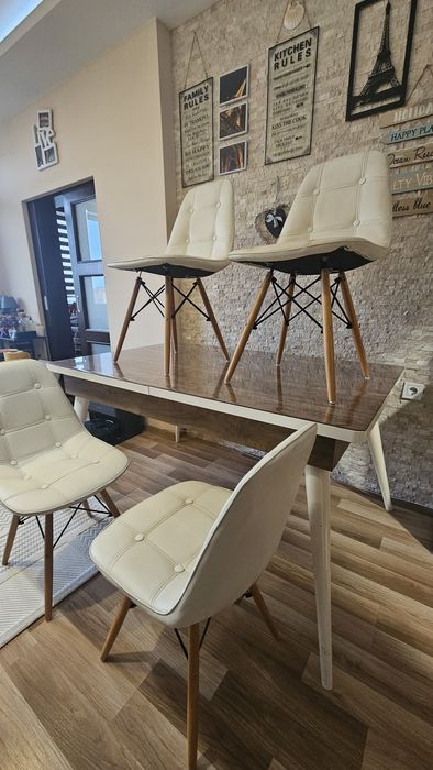 Столове четири броя