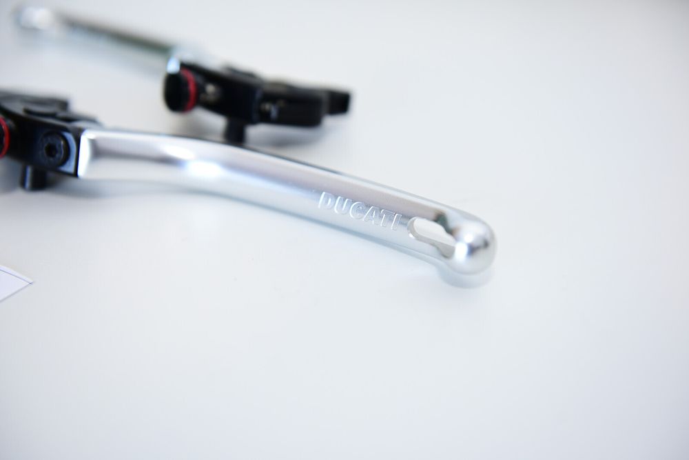 Ducati Scrambler 800 / Monster 821 Genuine Rizoma Manete pliabile