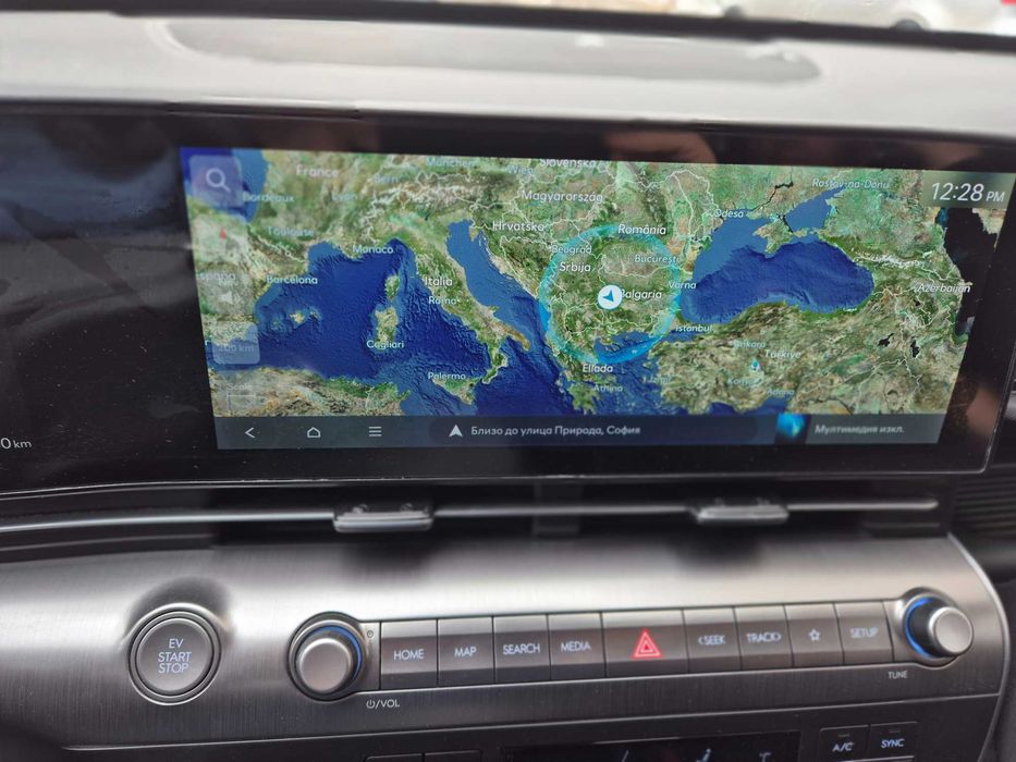 2026 EU BG Карти БГ Меню Waze YouTube KIA Hyundai Genesis САЩ Корея