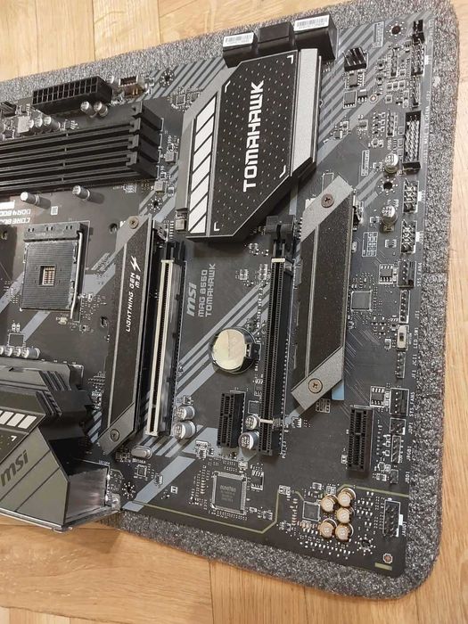 AMD Ryzen 9 5900X + MSI B550 Tomahawk