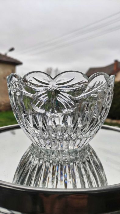 Масивна кристална бонбониера с капак