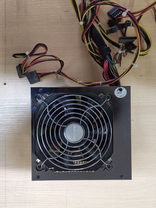 Блок питания Huntkey 550