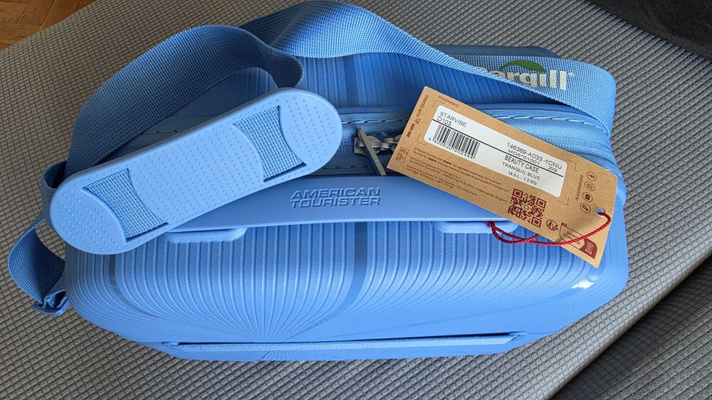 American Tourister Beauty Case. Твърд дамски куфар за козметика