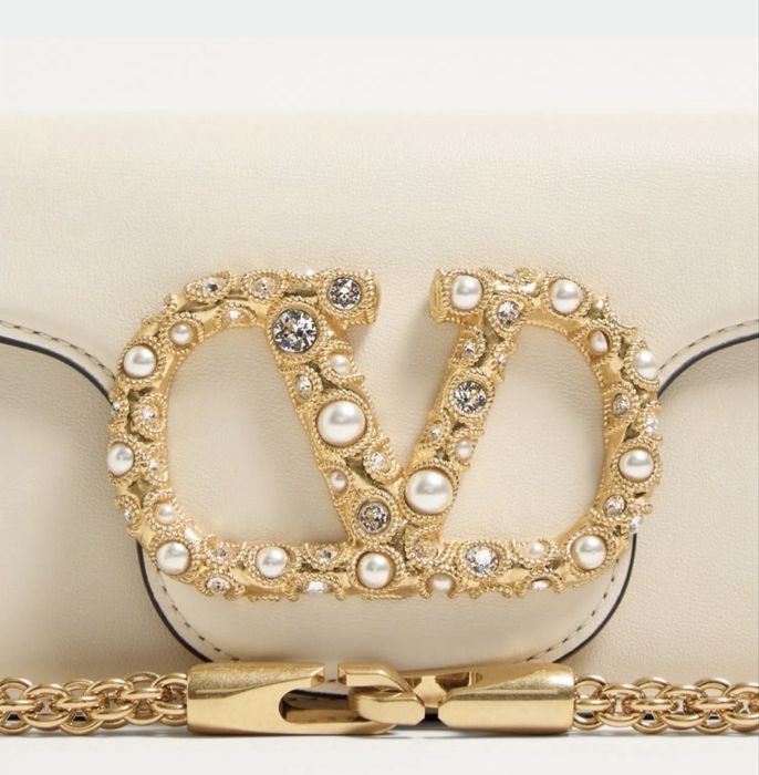VALENTINO GARAVANI Оригинални Чанти, купена за 2400€, продават се за 1400€,Нови