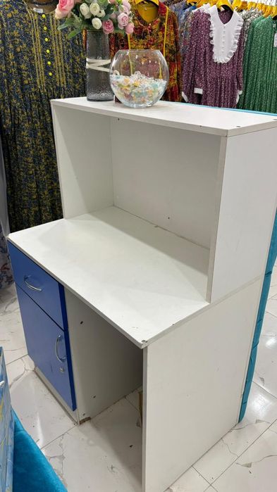 ресепшен орындыкпен