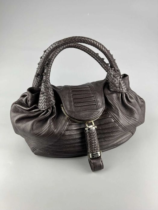 Фенди

Кафява кожена чанта Fendi Spy