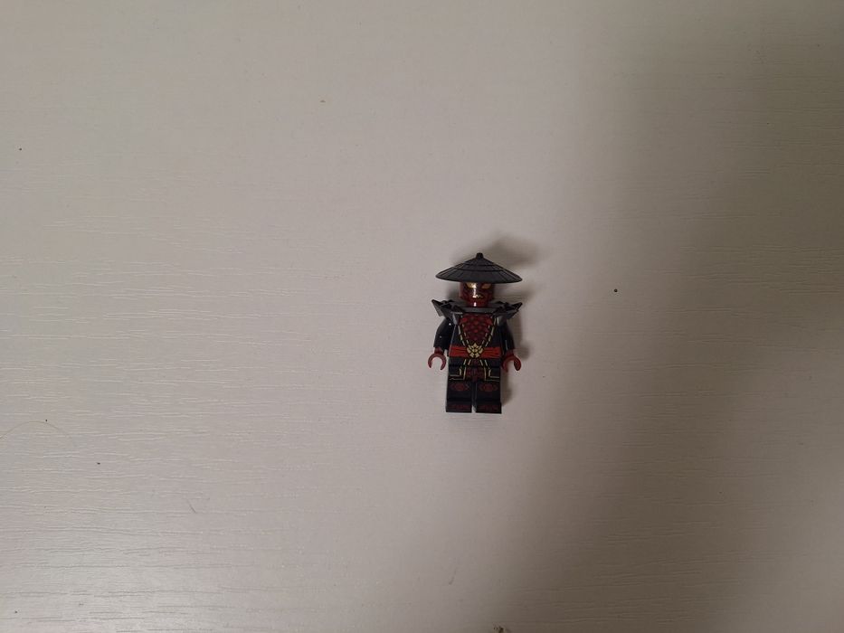 Vând lego ninjago minifigurine rare