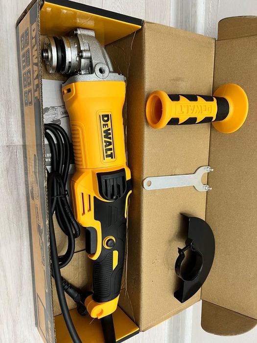 Болгарка фирмы De WALT