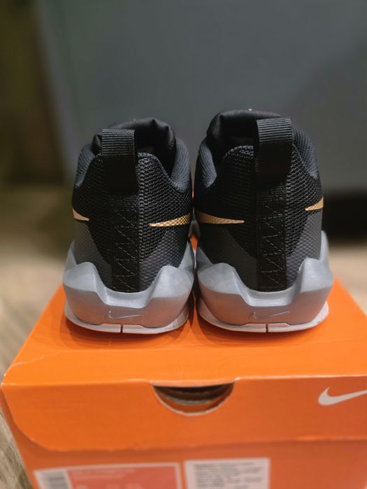 Оригинални детски маратонки NIKE