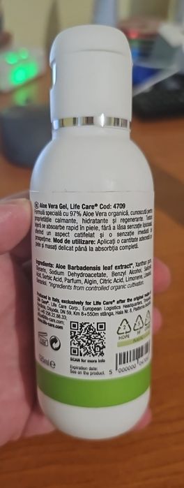 Vand Aloe Vera Gel calmant pentru arsuri solare.