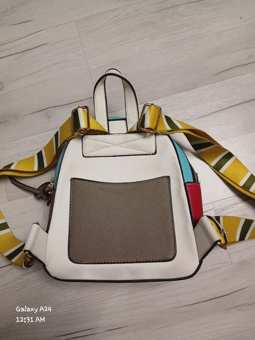 Бу сумки рюкзак.