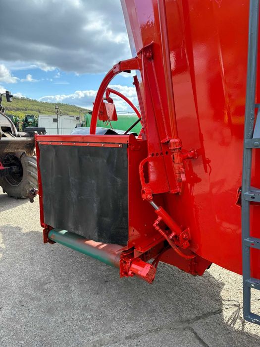 Remorca furajare Kuhn Profile 1480