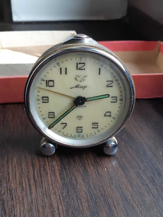 Ceas vechi rusesc MIR la cutie