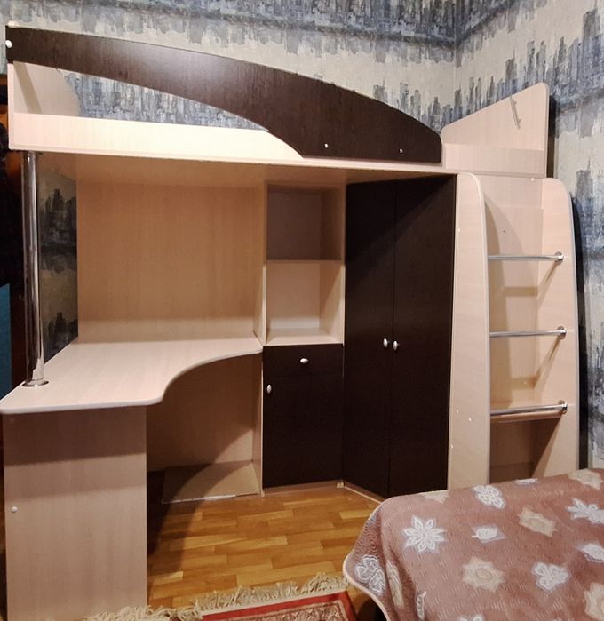 Детский уголок (кровать, стол, шкаф)