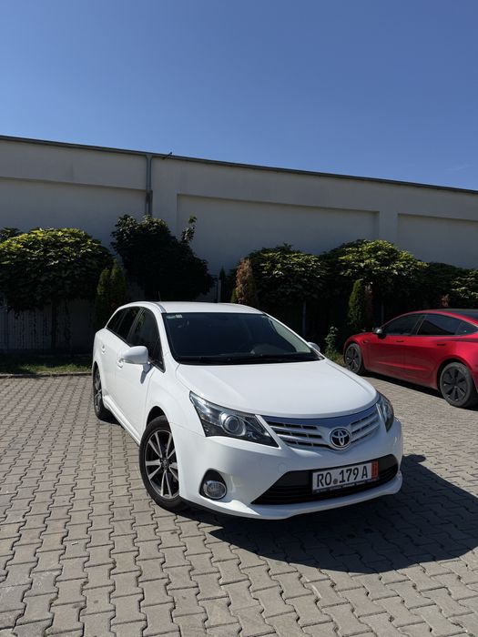 Toyota avensis 2013