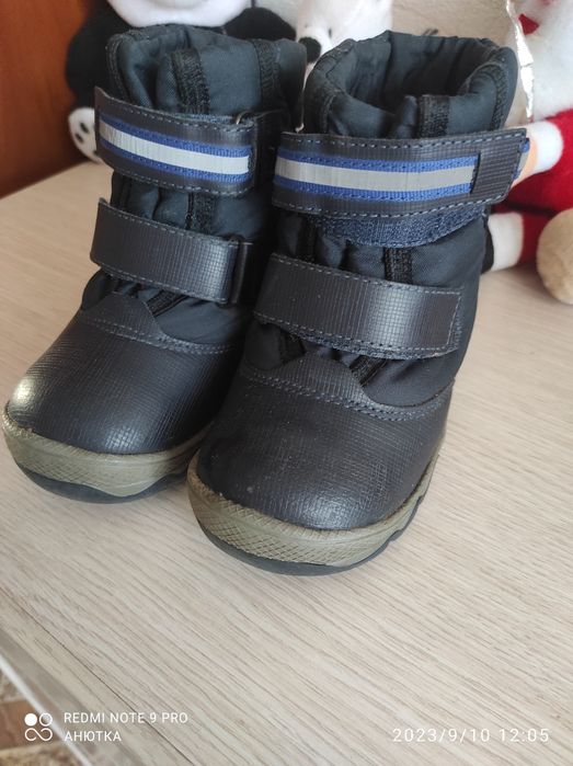 Продам зимние ботиночки.