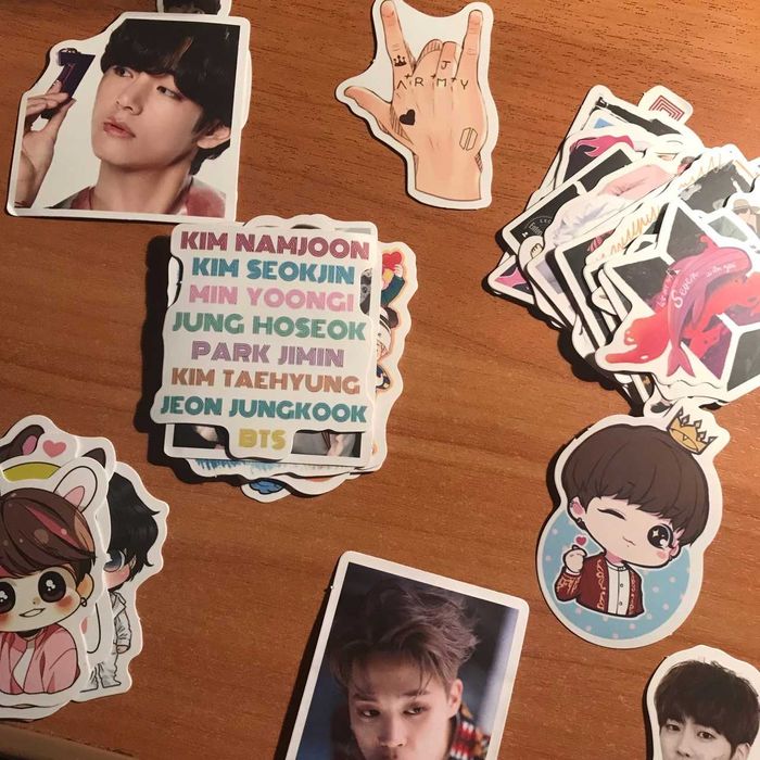 Наклейки с BTS по 100 тенге