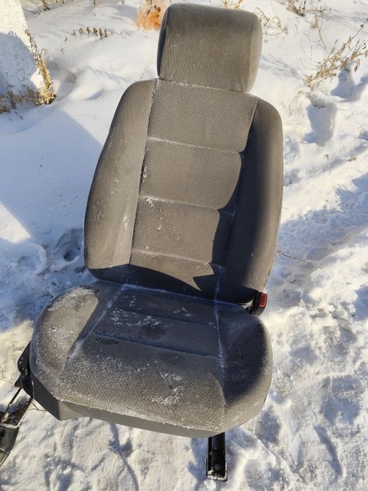 бампер оригинал бмв е36  сидения