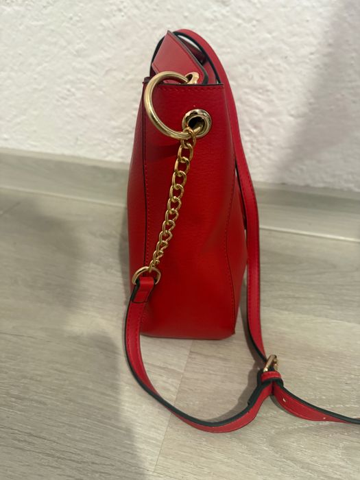 Дамска чанта от еко кожа в червено