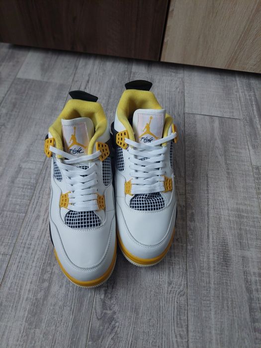 Jordan 4 retro sulfur