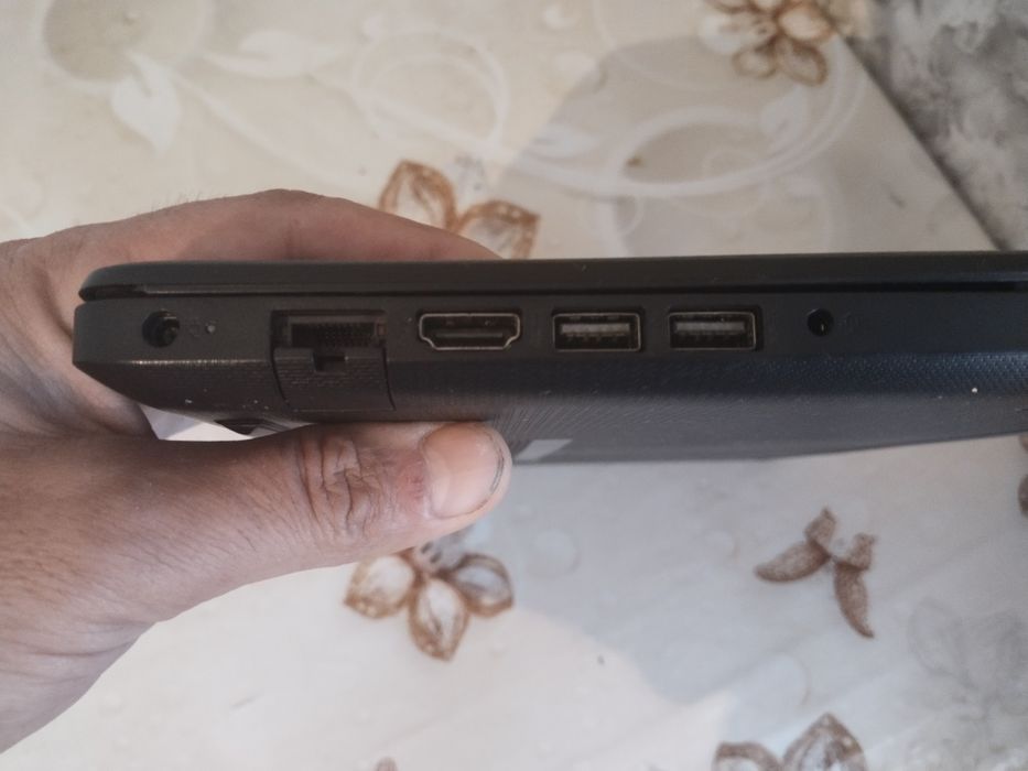 Ноутбук почти новый