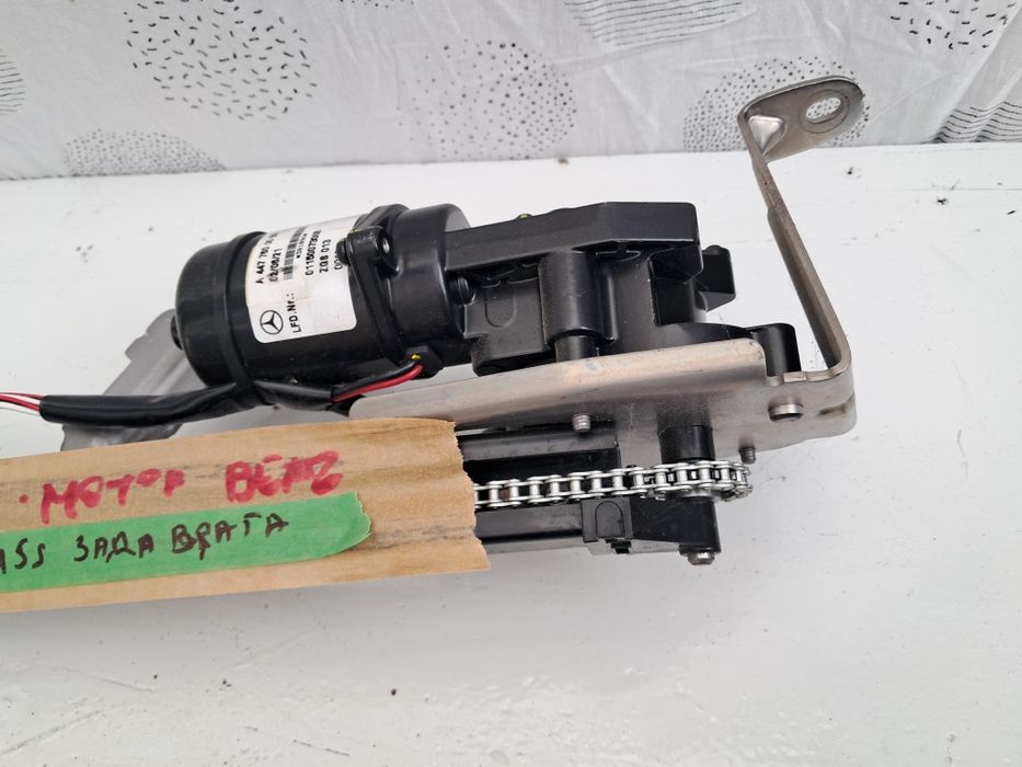 Ел мотор задна врата Mercedes  447 V Classa
