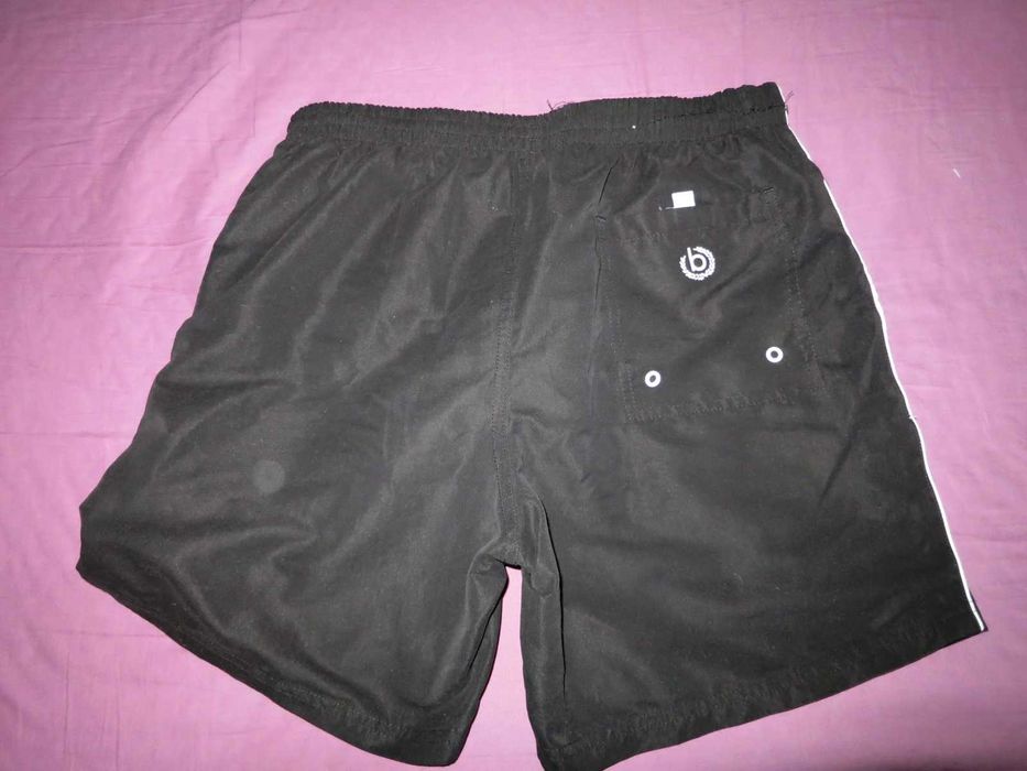 Продавам мъжки черен бански