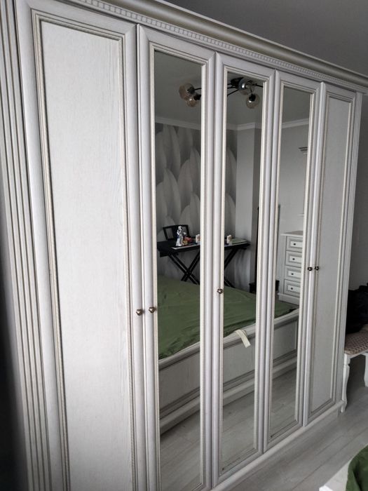 Спальный гарнитур