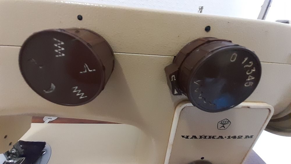 Продам швейную машинку