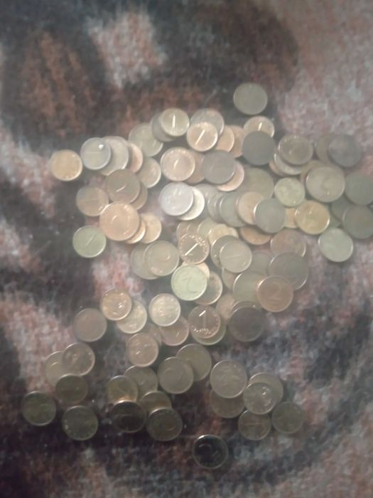105 монети по1 и 2 стотинки