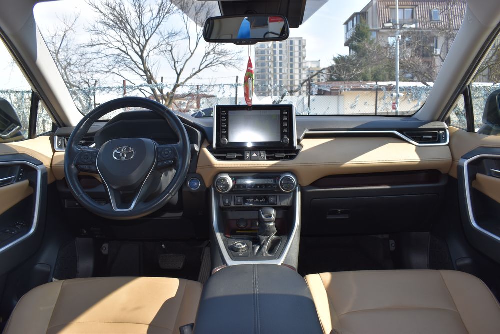 Toyota RAV 4, Hybrid, 2019, Luxury