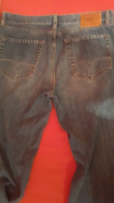 Мъжки дънки Hugo Boss.