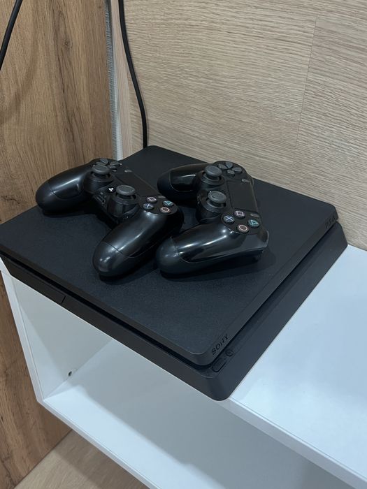 Playstation 4 slim